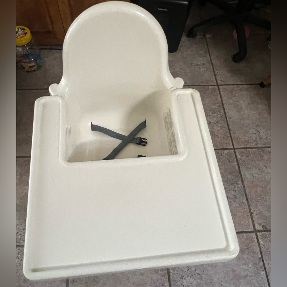 Cream High Chair with Tray
For baby .
